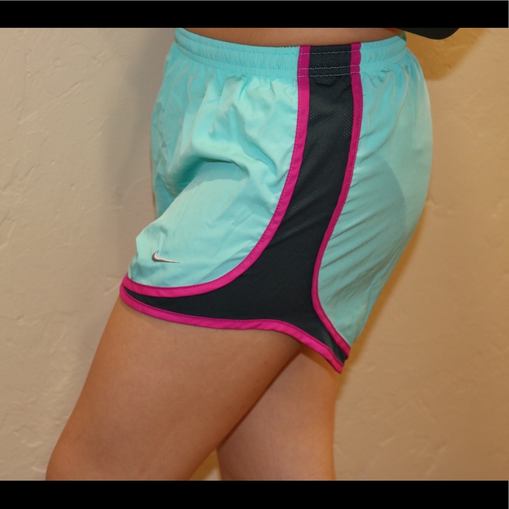 NIKE dry-fit tempo Size XS. turquoise magenta grey
